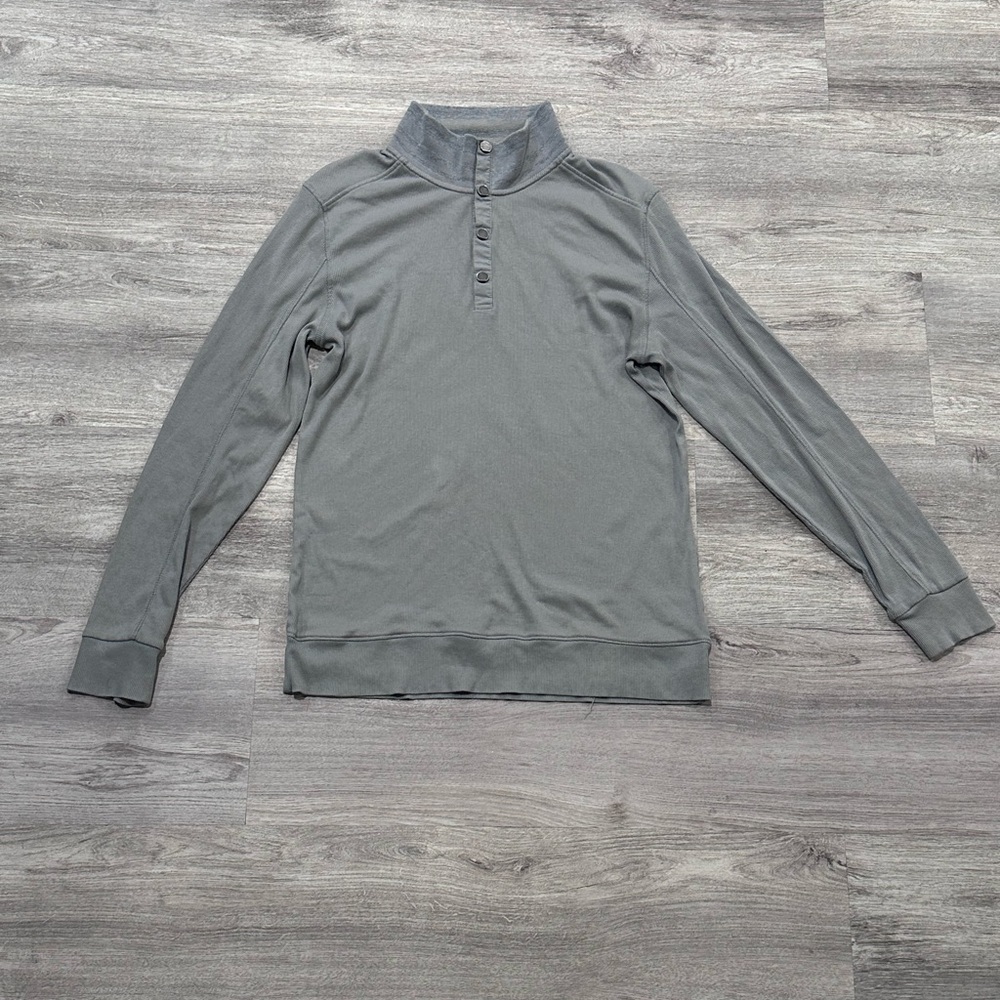 Calvin Klein Men’s Light Gray long sleeve button up  100% Cotton Top L